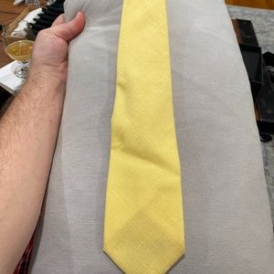 Yellow linen tie